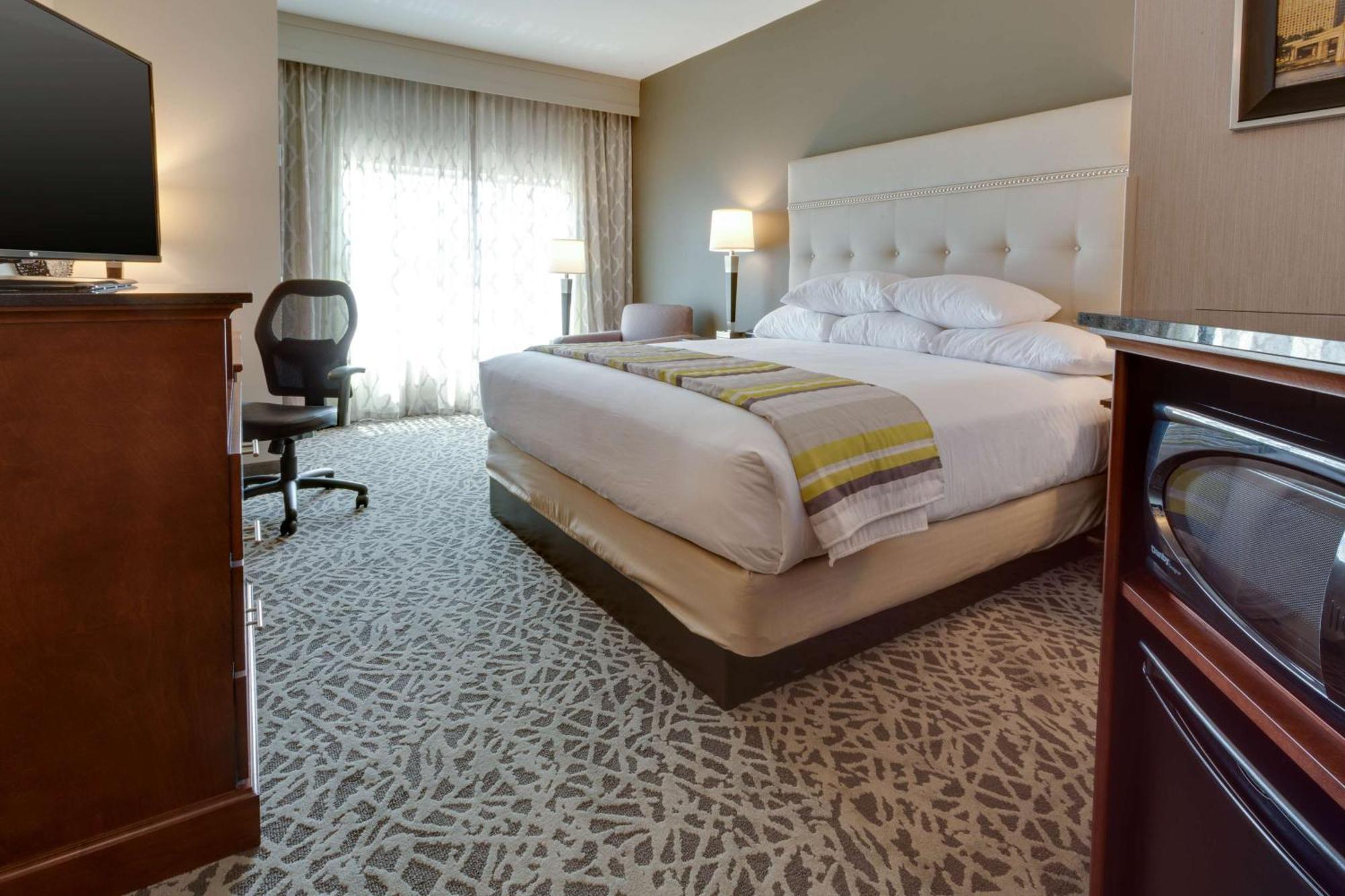 Drury & Pittsburgh Airport Settlers Ridge 3*