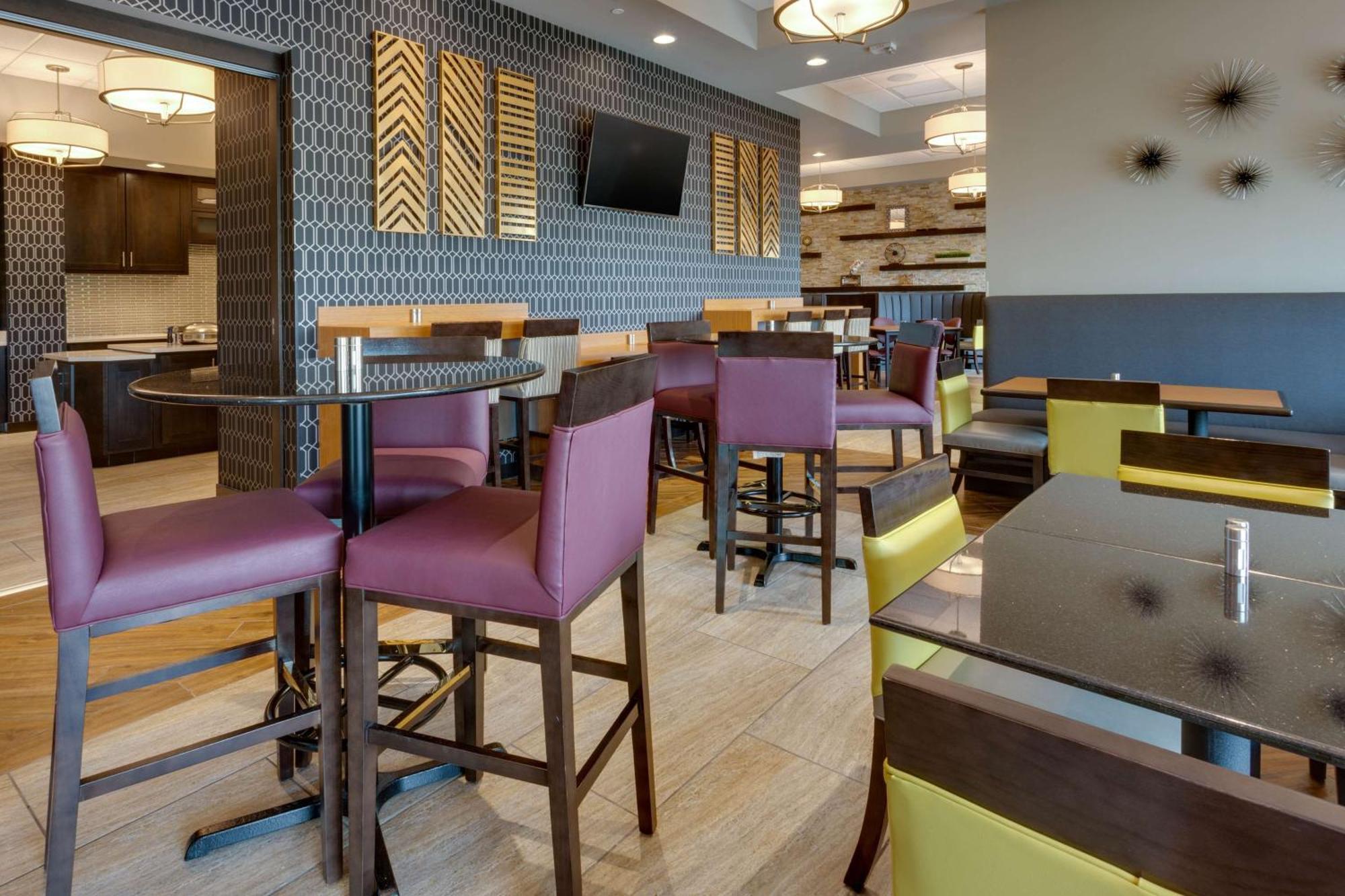 Drury & Pittsburgh Airport Settlers Ridge 3*